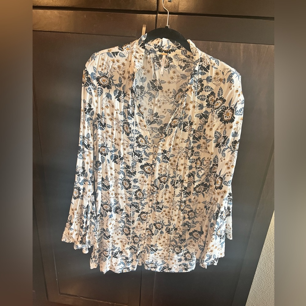 Free People flower dress. Perfect for summer or fall.
